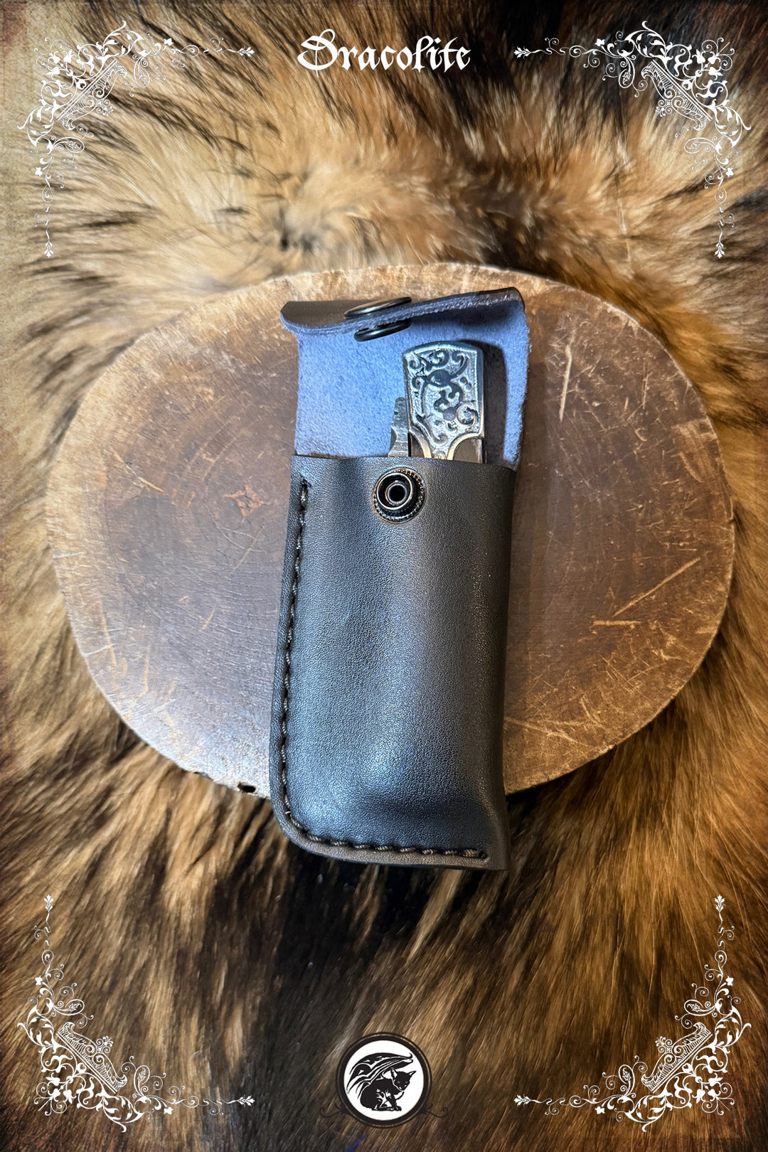 Couteau pliant orné – lame motif damassé & étui en cuir